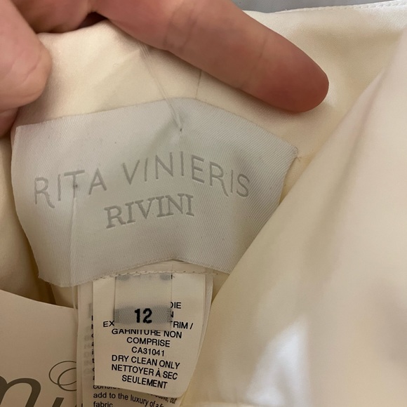 Wedding Gown - Picture 5 of 9